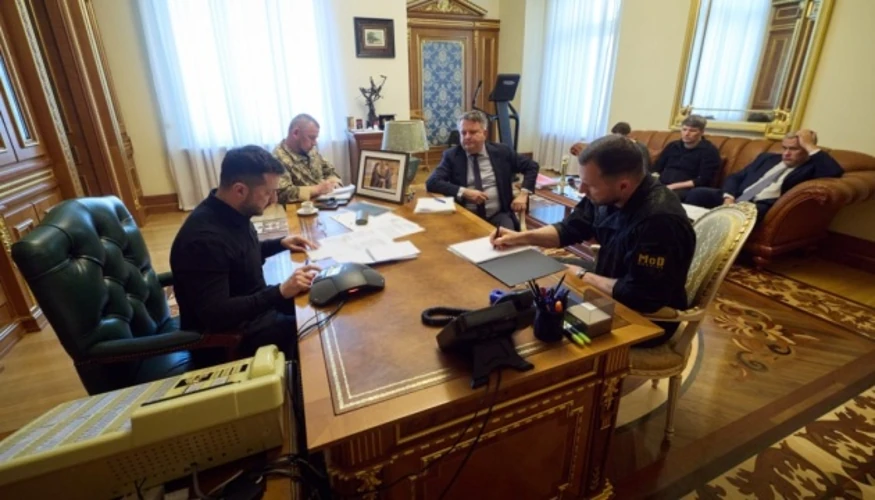 Зеленський і Макрон провели розмову щодо оборонної підтримки України